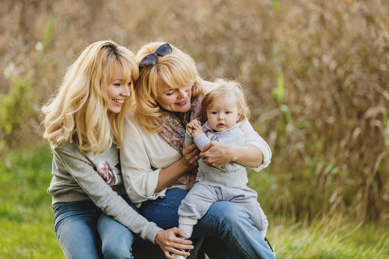 Blonde family. Фотографии семьи сестры. Семья блондинка фото. Би семья. Семейное фото Светы.